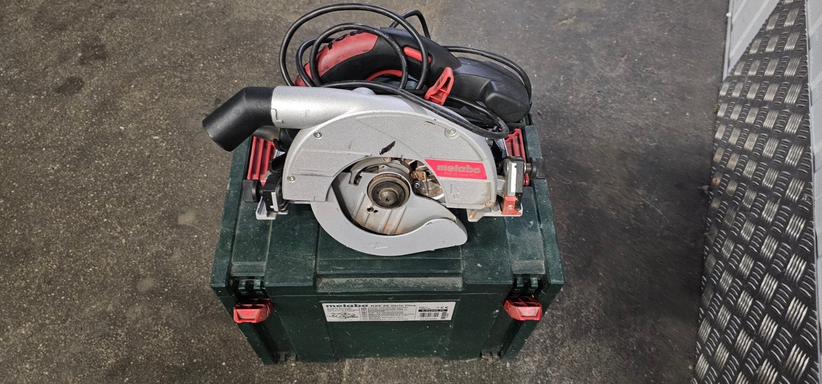 Metabo Cirkelzaag met Geleiderail en MetaboBox, Ophalen, Gebruikt, Cirkelzaag, 600 tot 1200 watt