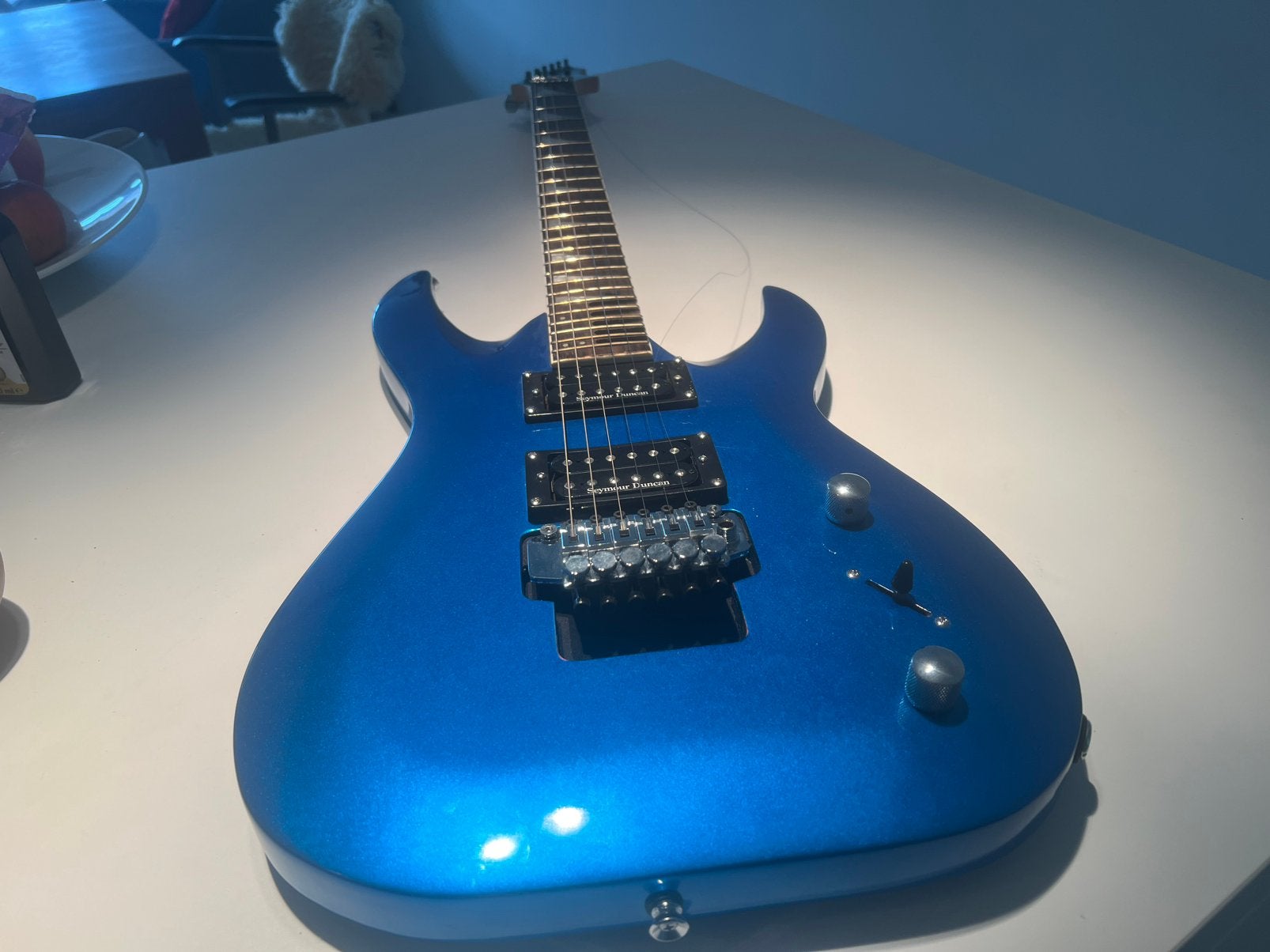 Feeling gitaar met een floyd rose tremolo en symour duncan, Ophalen, Zo goed als nieuw, Solid body, Overige merken