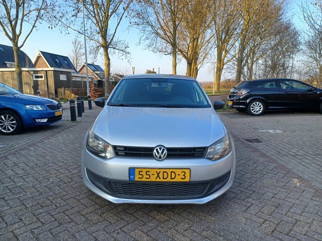 Volkswagen polo 1.2 Grijs 2012, Auto's, Voorwielaandrijving, 967 kg, 40 €/maand, 60 pk