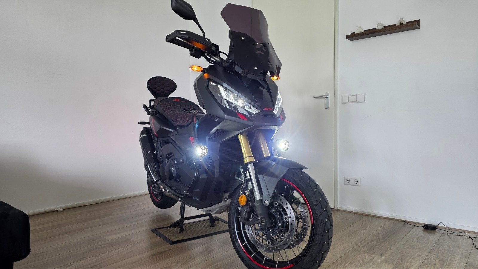 Honda X ADV - 750 9800KM GEREDEN!!!!!!, Motoren, Motoren | Honda, 750 cc, 2 cilinders, Occasion, Motorrijbewijs A