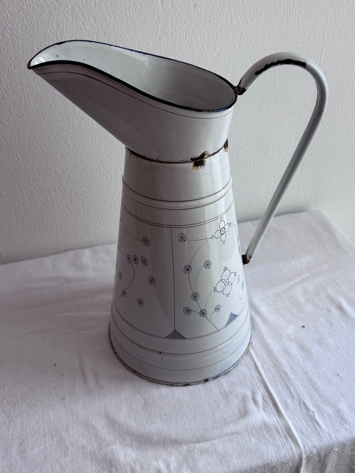 Antieke emaille kan met blauw bloemmotief, Antiek en Kunst, Ophalen of Verzenden