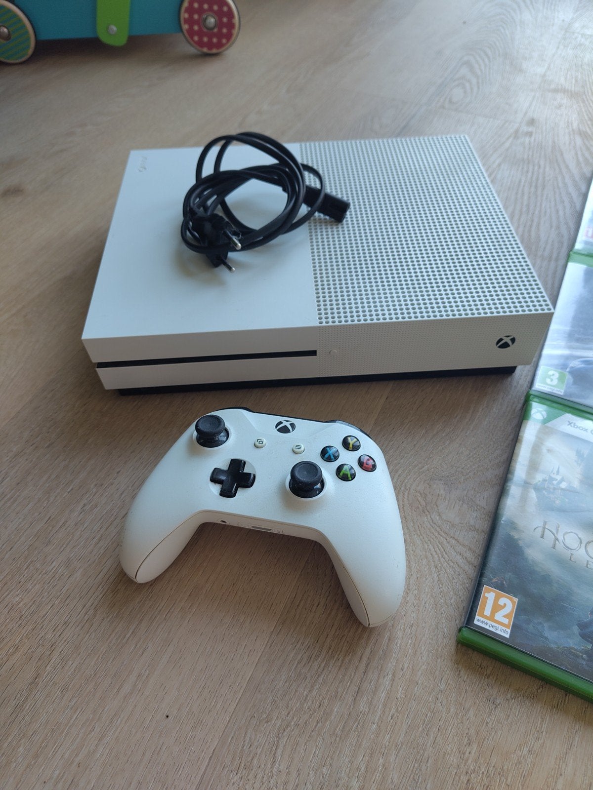 Xbox One S met 13 spellen - Goede staat!, Ophalen, Xbox One S, Zo goed als nieuw, Zonder controller