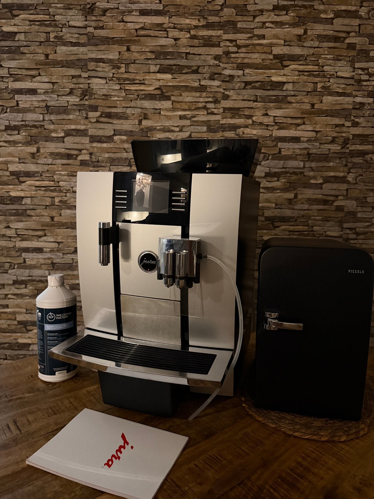 Jura X3C Professionele Koffiemachine met Koelkastje, Stoompijpje, 10 kopjes of meer, Koffiemachine, Zo goed als nieuw