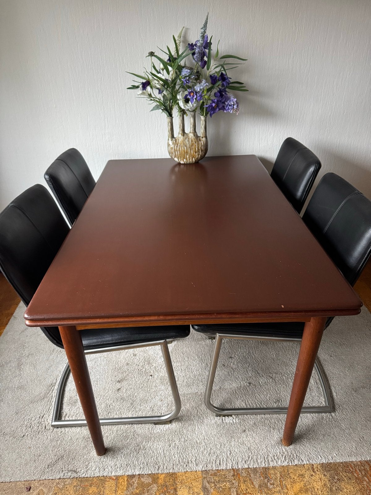 Pastoe Eetkamerset met 4 Zwarte Leren Stoelen, Ophalen, Gebruikt, Vier personen, Rechthoekig