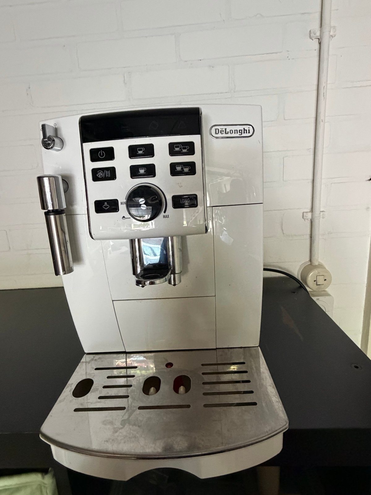 DeLonghi ECAM13.123.W Koffiemachine, Witgoed en Apparatuur, Koffiezetapparaten, Zo goed als nieuw, Koffiebonen, Koffiemachine