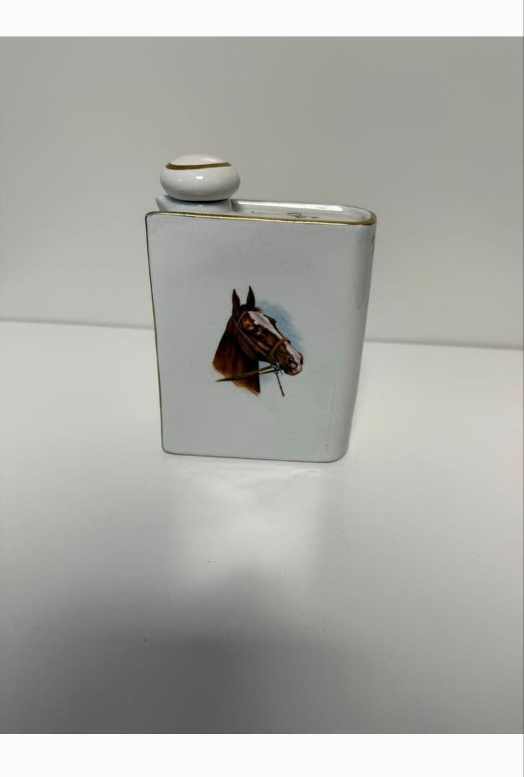 Antieke porseleinen whiskyfles met paarden - Brussels porsel, Antiek en Kunst, Ophalen of Verzenden