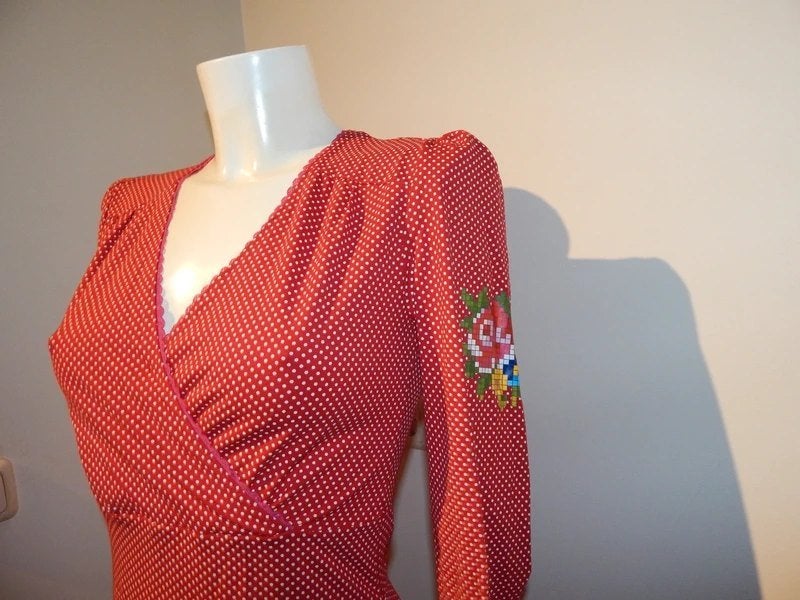 Tante Betsy rode jurk stippeltjes grafische bloemen print S, Tante Betsy, Overige kleuren, Verzenden, Zo goed als nieuw
