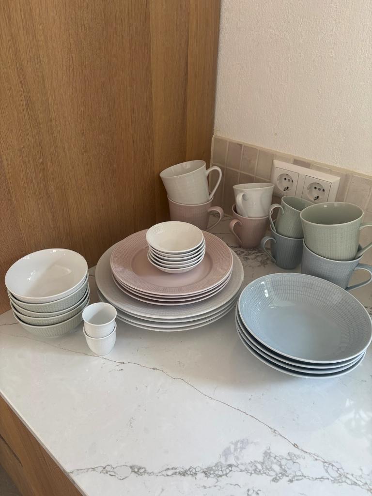 Servies 4 persoons - Rörstrand Swedish Grace, Ophalen, Zo goed als nieuw, Overige stijlen, Porselein