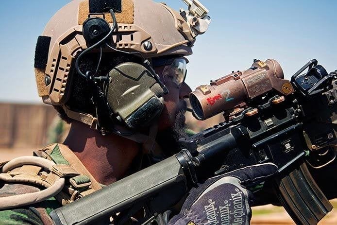 PELTOR COMTAC 2 DUAL COMM NATO bedrade headset, Ophalen of Verzenden, Landmacht, Nederland