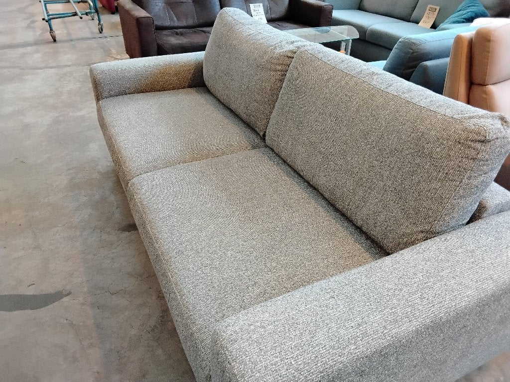 Mooie bank, stof grijs, 220cm VERKOCHT. Second Life Wolvega, Huis en Inrichting, Ophalen, 75 tot 100 cm, Zo goed als nieuw, Rechte bank