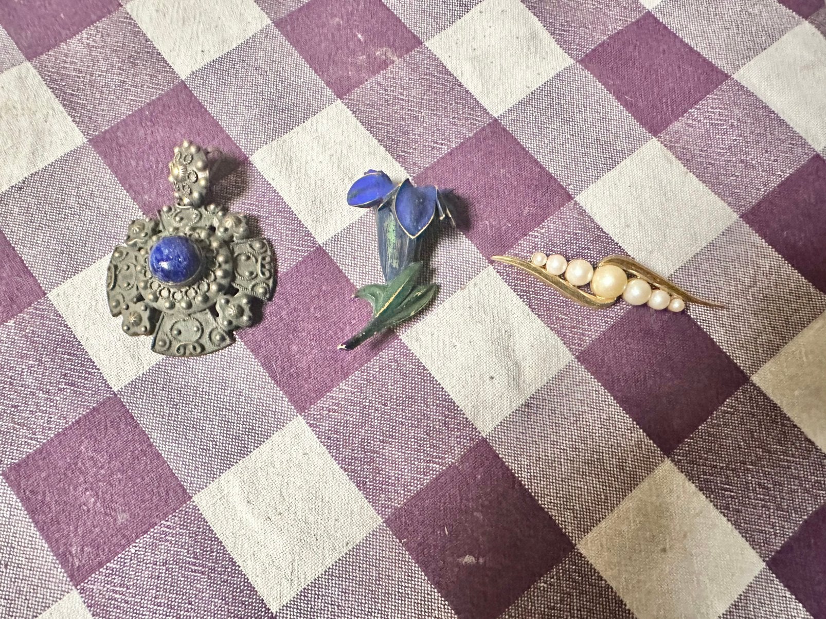 3 mooie broches, Ophalen of Verzenden, Gebruikt, Overige kleuren, Overige materialen