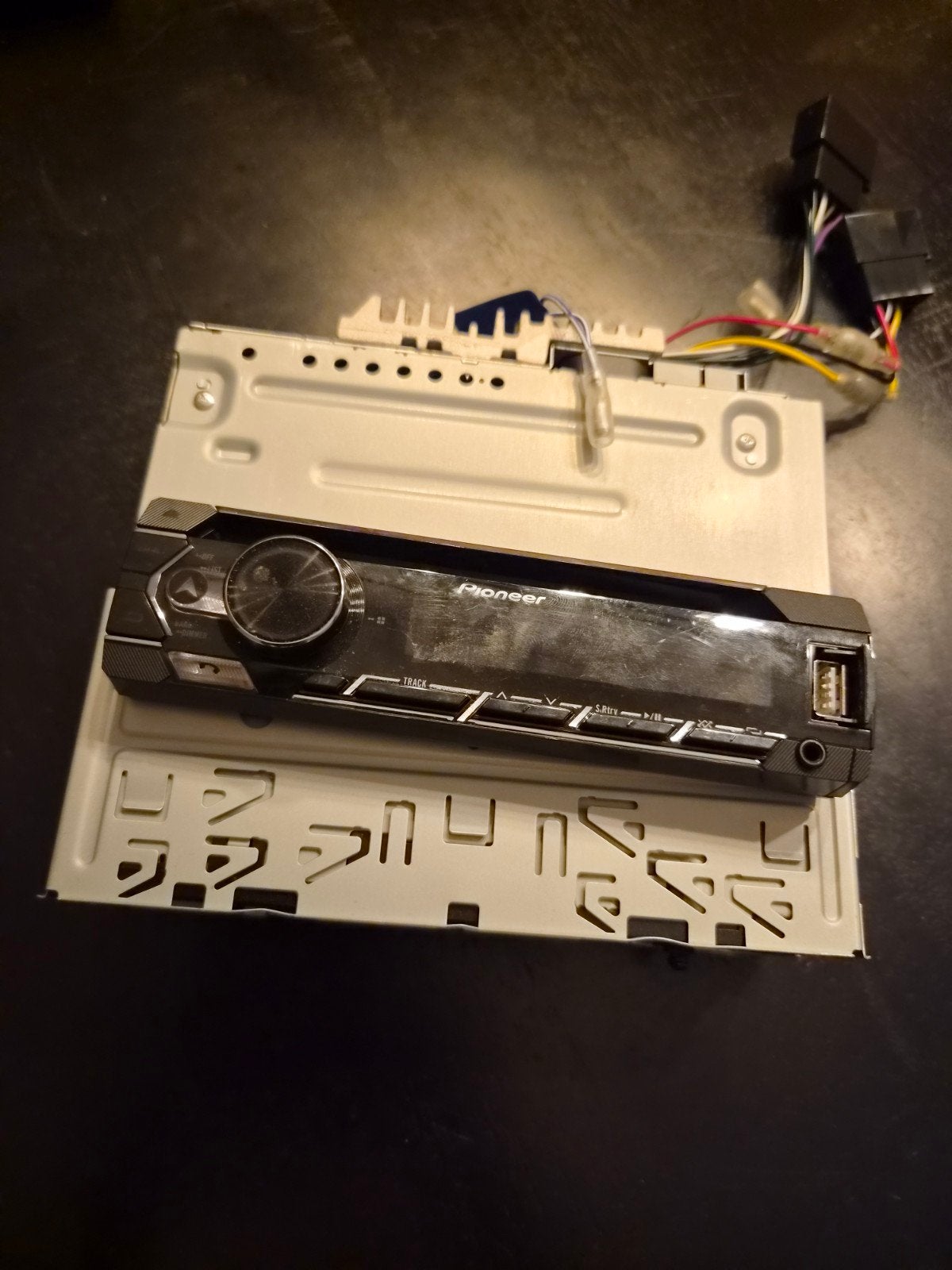 Pioneer en JVC autoradio's met bedrading, Auto diversen, Autoradio's, Ophalen of Verzenden, Gebruikt