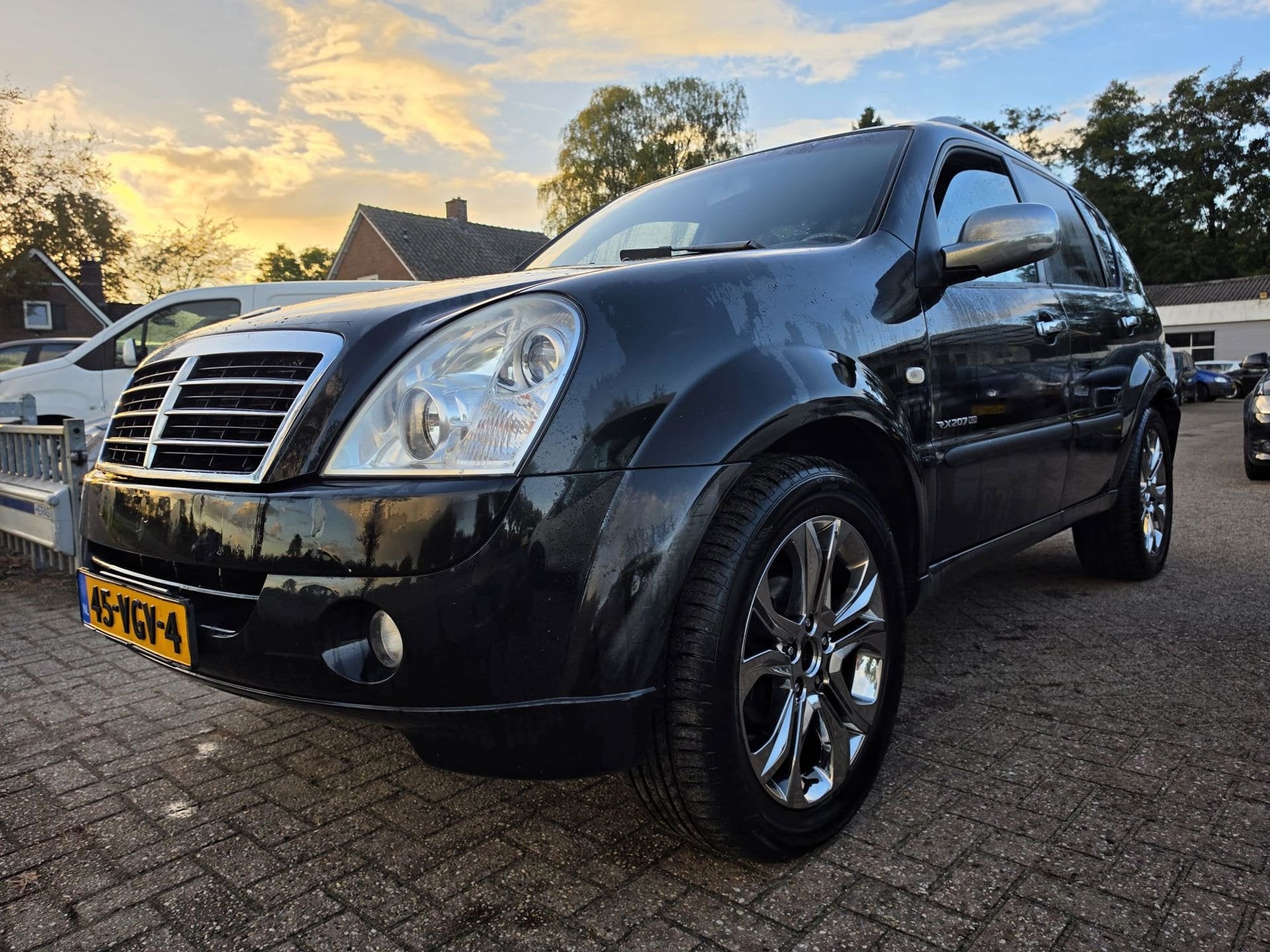 SsangYong Rexton RX 270 Xdi ( AUTOMAAT), Auto's, Automaat, Verwarmde buitenspiegels, Gebruikt, Zwart