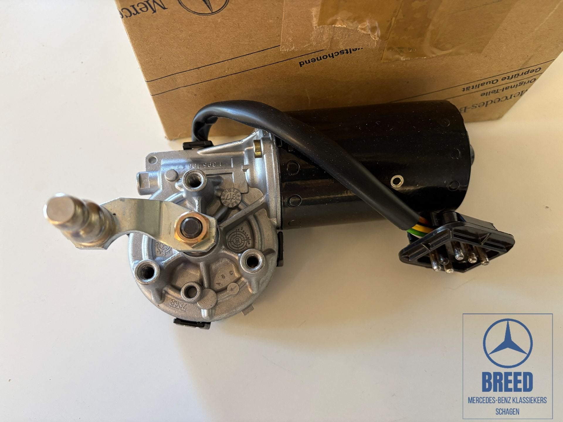 NOS ruitenwissermotor voor Mercedes-Benz W123, -, Nieuw, Ophalen of Verzenden, -
