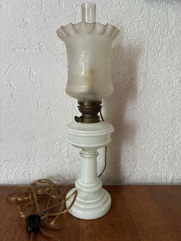 Antiek olielamp - elektrisch gemaakt - melkglas & geëtst, Ophalen