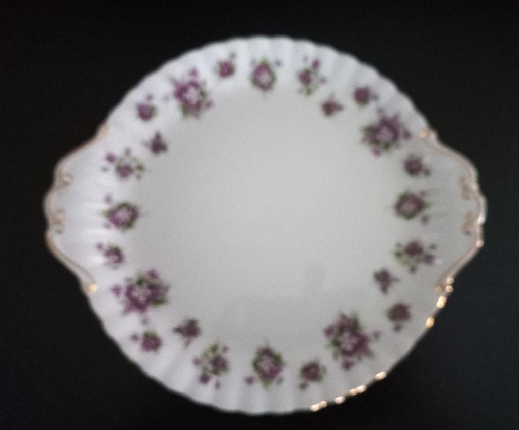 Royal Albert Sweet Violets Taartbord 23 cm, Ophalen of Verzenden, Overige stijlen, Porselein, Schaal of Schalen