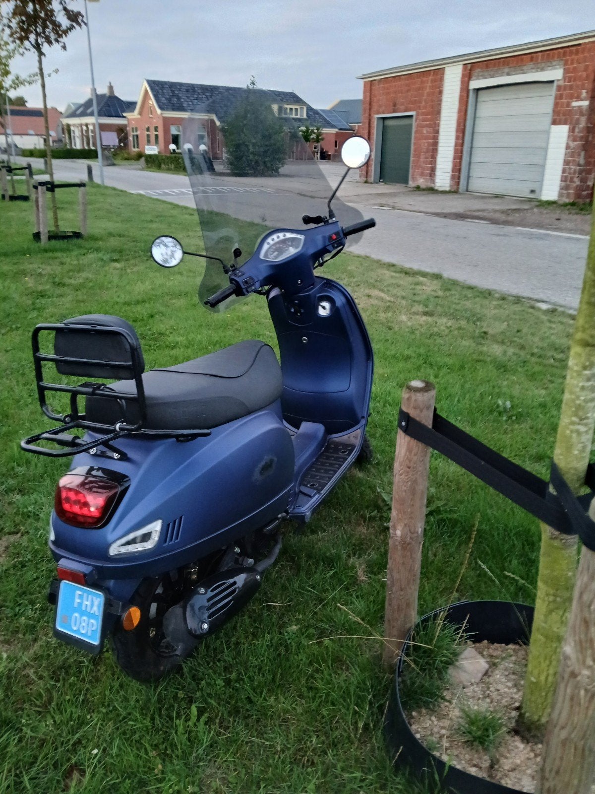 Momo Scooter - Blauw, Zo goed als nieuw!, Fietsen en Brommers, Zo goed als nieuw, Benzine, Ophalen, Overige merken