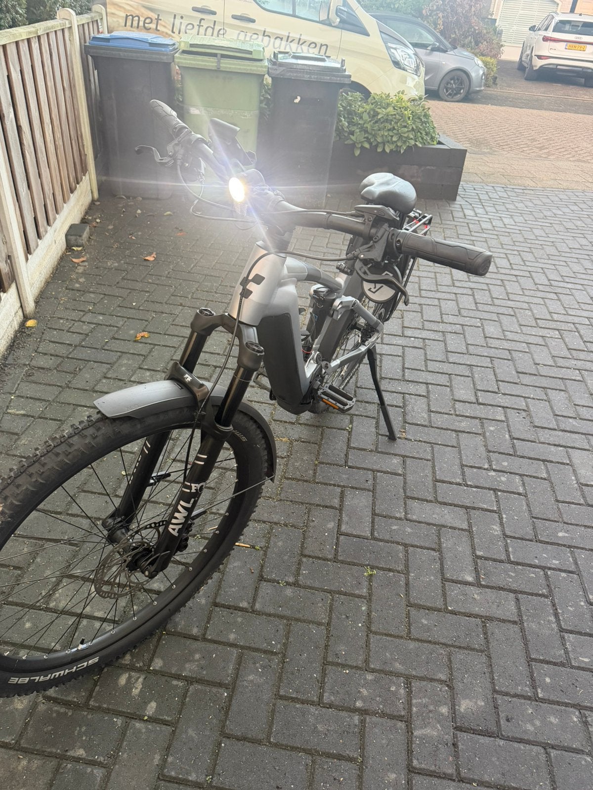 Cube hybride stereo race, Ophalen of Verzenden, Zo goed als nieuw, 50 km per accu of meer, Cube