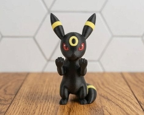 Nieuw 6cm Umbreon Pokémon figuur Smooshed tegen raam, Hobby en Vrije tijd, Verzamelkaartspellen | Pokémon, Ophalen of Verzenden