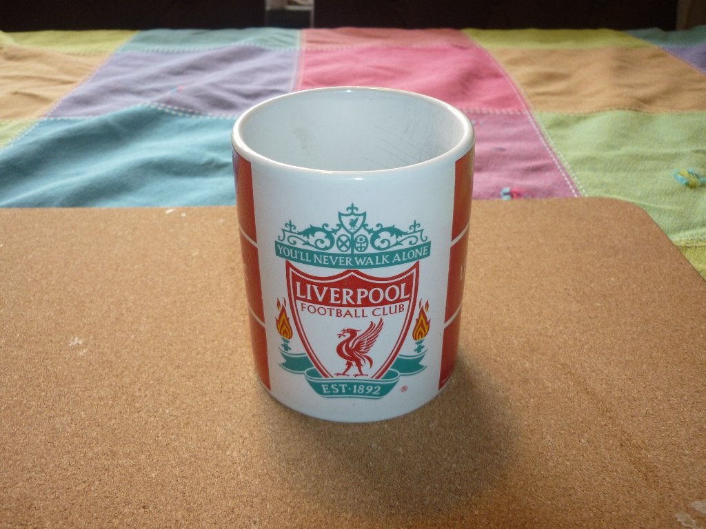 Mooie mok met LIVERPOOL FC erop en is in zeer goede staat, Ophalen of Verzenden, Zo goed als nieuw, Buitenlandse clubs, Overige typen