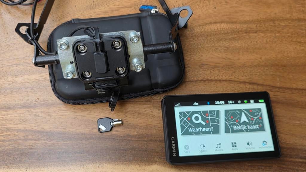 Garmin zumo XT met Europa kaarten en motorhouder, Motoren, Accessoires | Navigatiesystemen, Ophalen of Verzenden, Zo goed als nieuw