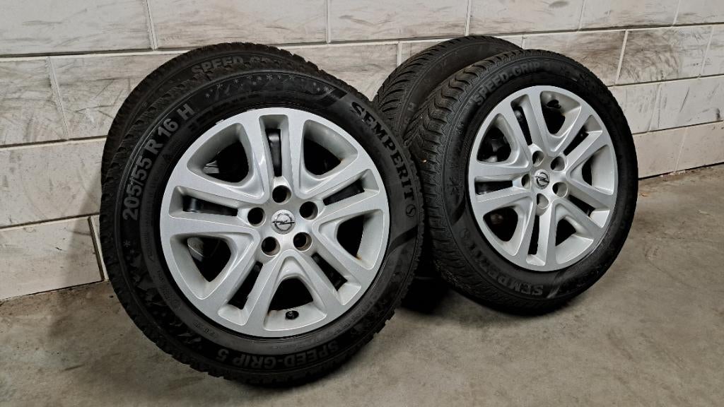 Banden Astra K Astra J Cruze 205/55/16 goed profiel!, Gebruikt, 16 inch, Banden en Velgen, Personenwagen