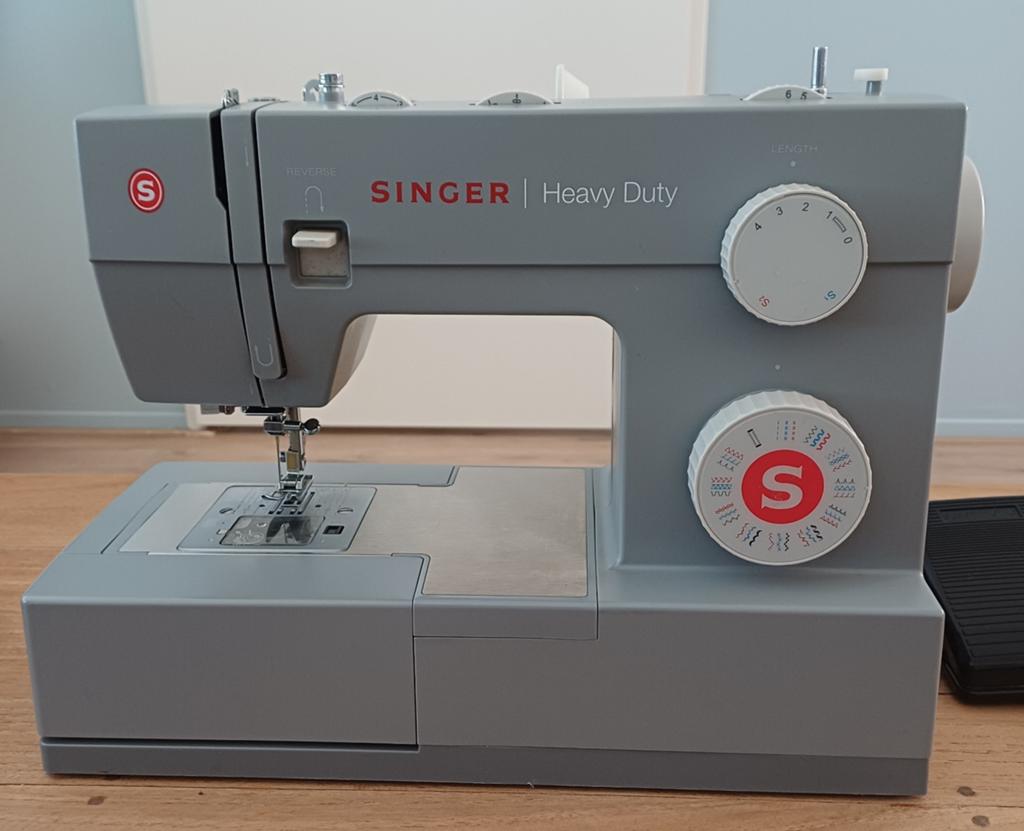 Singer Heavy Duty 4432, Ophalen, Zo goed als nieuw, Lockmachine, Singer
