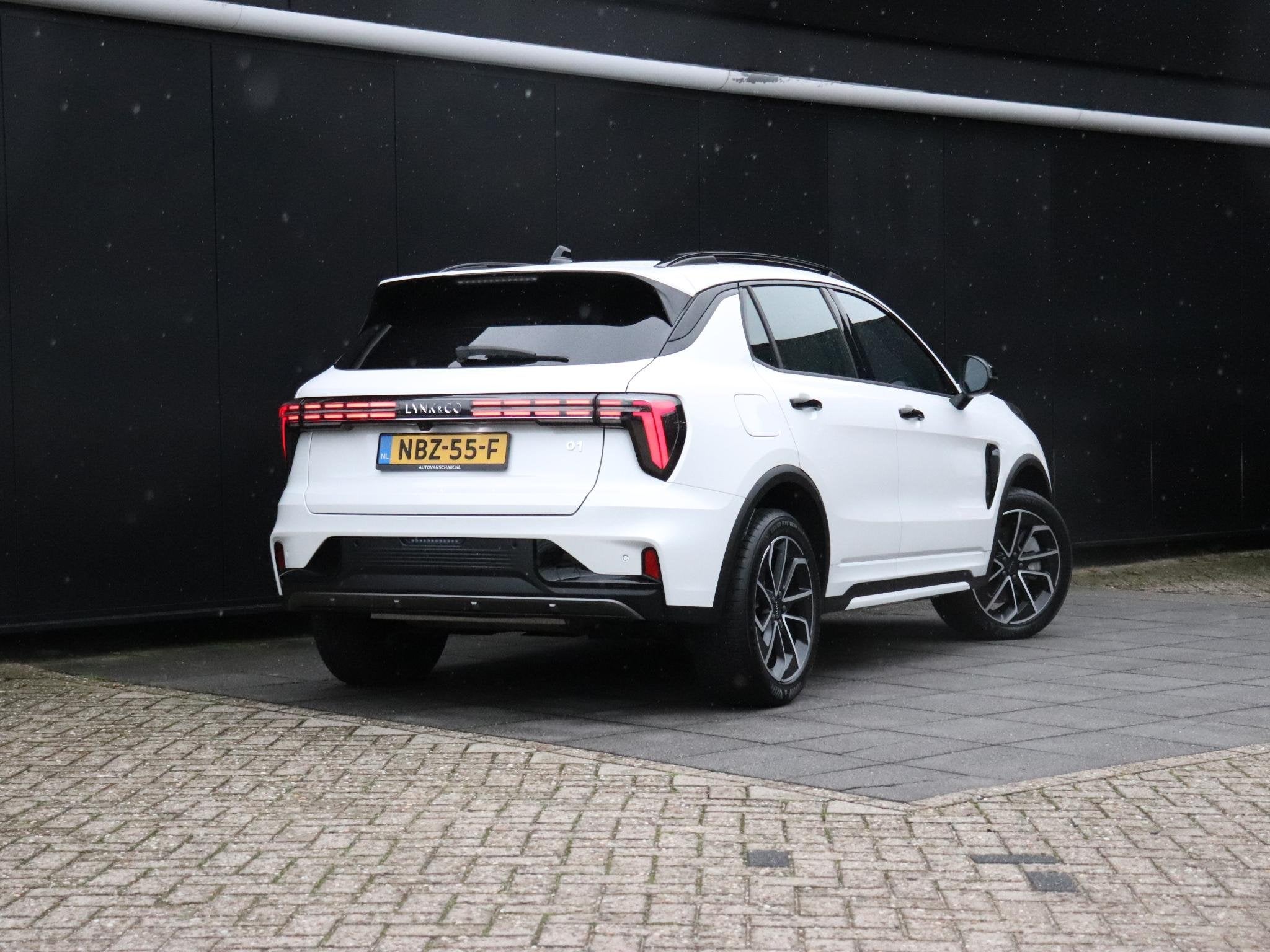 Lynk & Co 01 1.5 | NIEUW MODEL | CAMERA | STOELVERW. | NAVI, Auto's, Dealer onderhouden, Stof, Euro 6, 4 cilinders