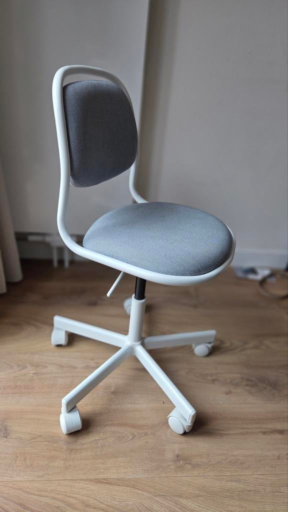Kinderbureaustoel met wieltjes van Ikea, Huis en Inrichting, Bureaustoelen, Ophalen, Zo goed als nieuw, Grijs, Bureaustoel