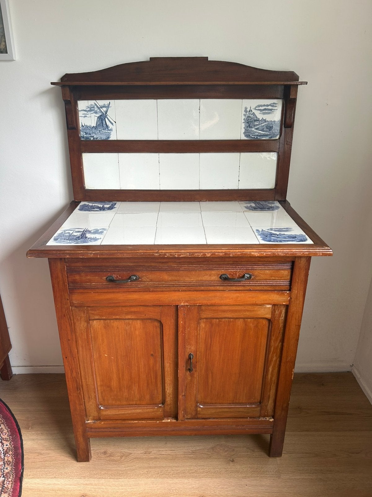 Kast/commode met tegels, Ophalen, Gebruikt