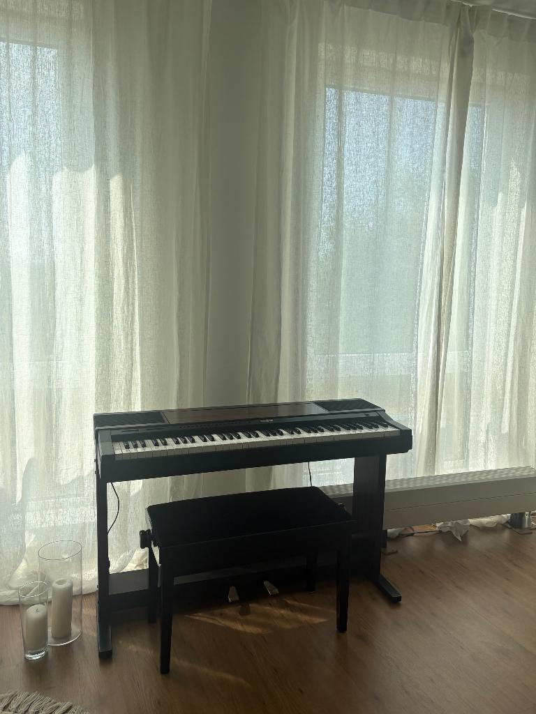 Piano, Ophalen, Zo goed als nieuw, Bruin, Piano
