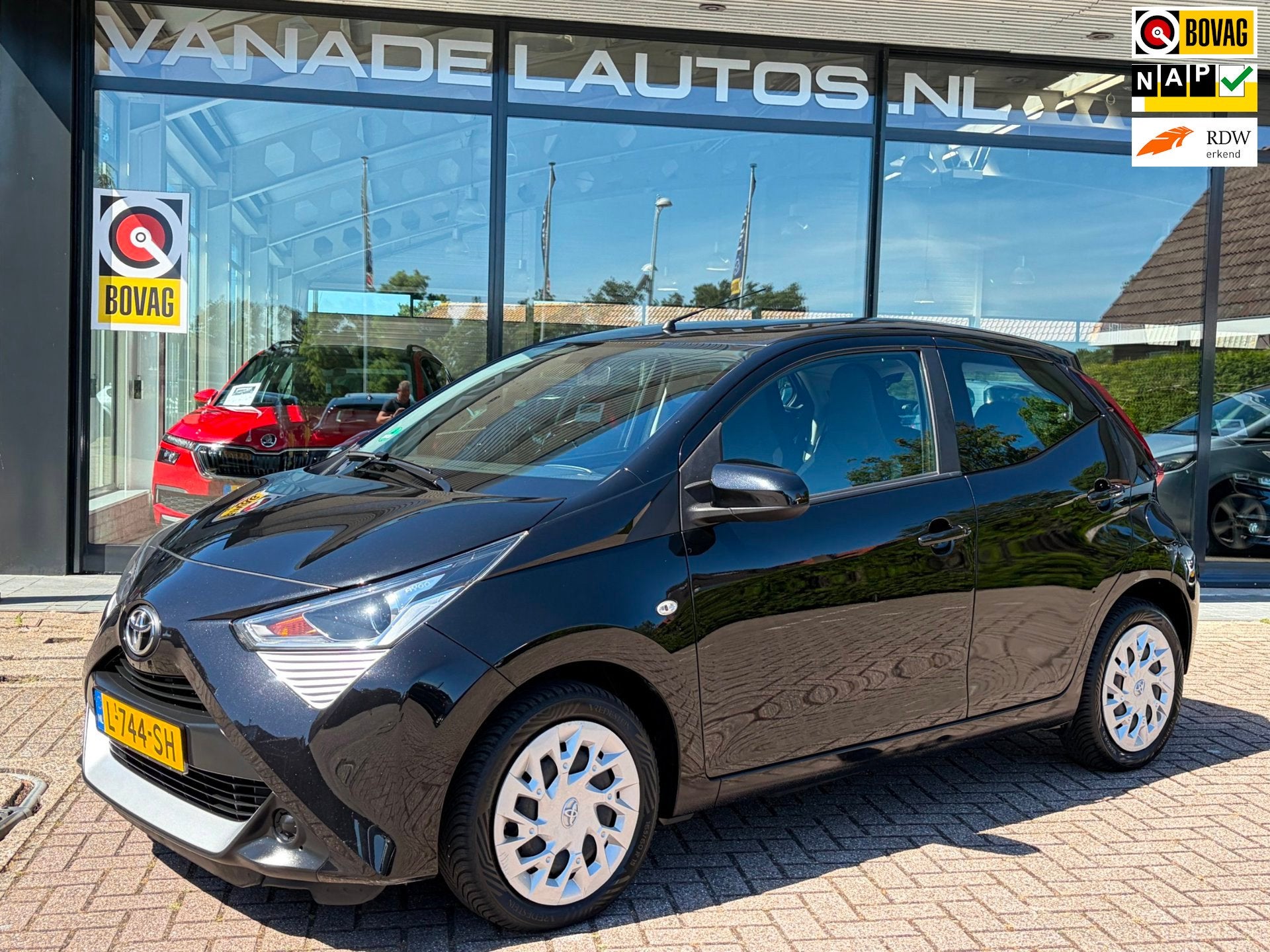 Toyota Aygo 1.0 VVT-i x-play 5Drs 1e Eig! Airco Camera Bluet, Voorwielaandrijving, Stof, Gebruikt, 4 stoelen