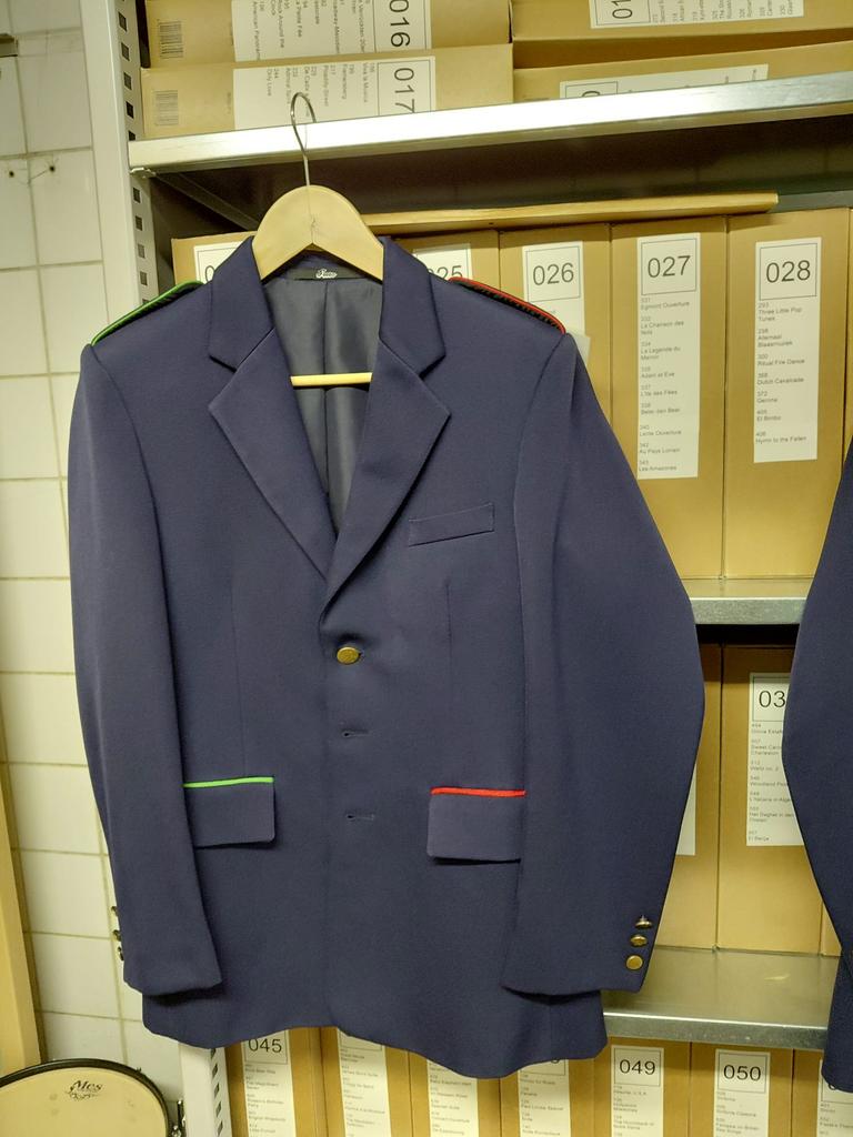 Harmonie kleding, Kleding | Heren, Kostuums en Colberts, Zo goed als nieuw, Overige maten, Overige kleuren, Ophalen of Verzenden