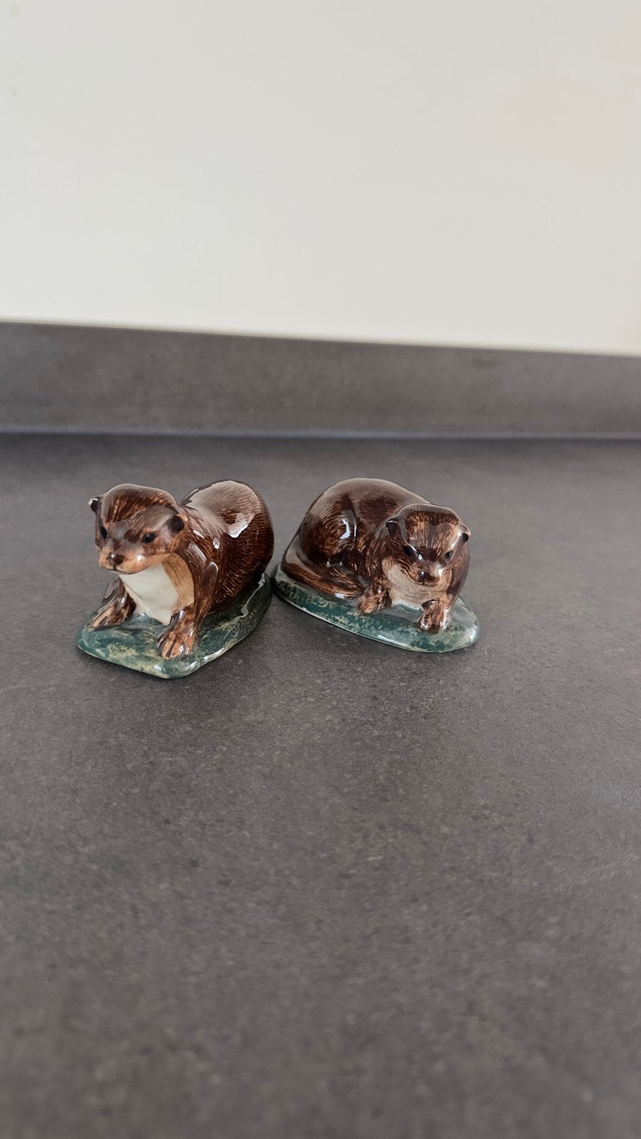 Twee Quail otters - Beeldjes keramisch, Ophalen, Zo goed als nieuw, Wild dier, Beeldje of Figuurtje