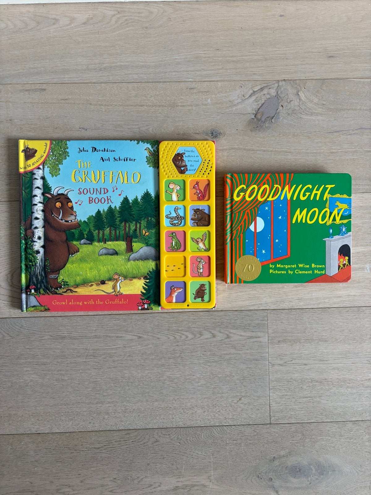 De Gruffalo Sound Book & Goodnight Moon Boek, Boeken, Ophalen of Verzenden, Zo goed als nieuw, Uitklap-, Voel- of Ontdekboek, 1 tot 2 jaar