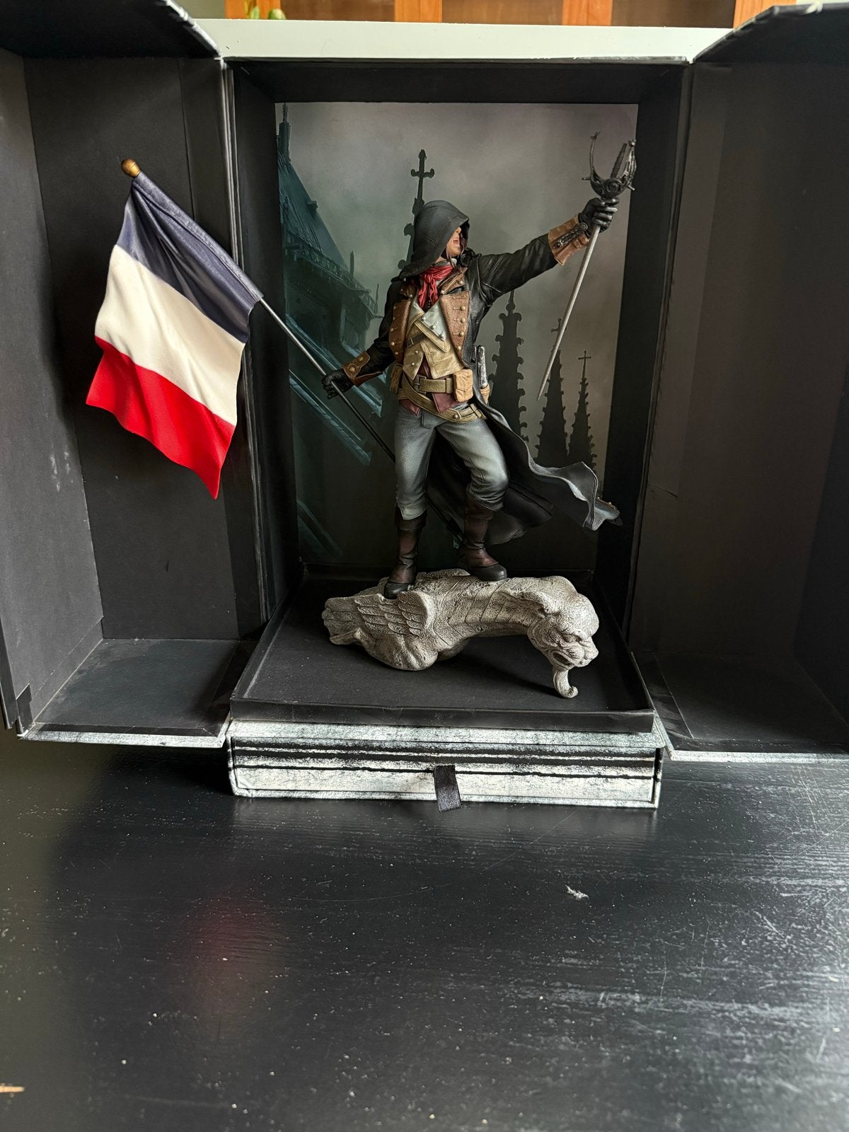 Assassin's Creed Unity Arno Dorian beeld + extras, Ophalen of Verzenden, Zo goed als nieuw