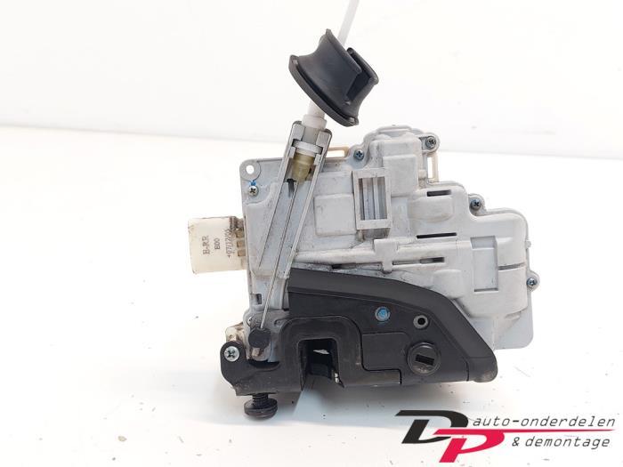 Deurslot Mechaniek 4Deurs rechts-achter van een Audi A4, Gebruikt, -, -, -