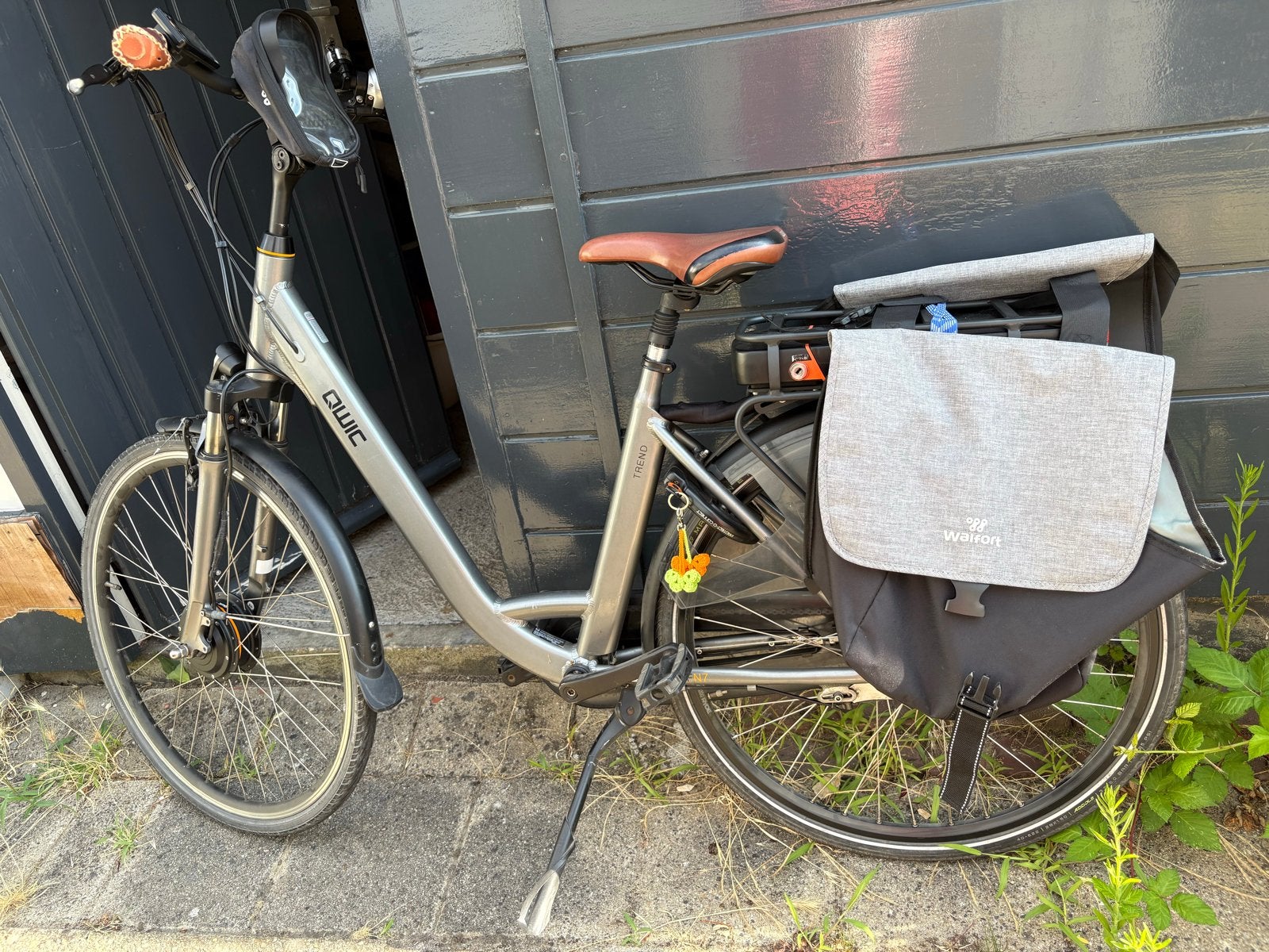 QWIC elektrische fiets met lage instap en fietstassen, Fietsen en Brommers, Elektrische fietsen, Ophalen, Qwic, Gebruikt, 51 tot 55 cm
