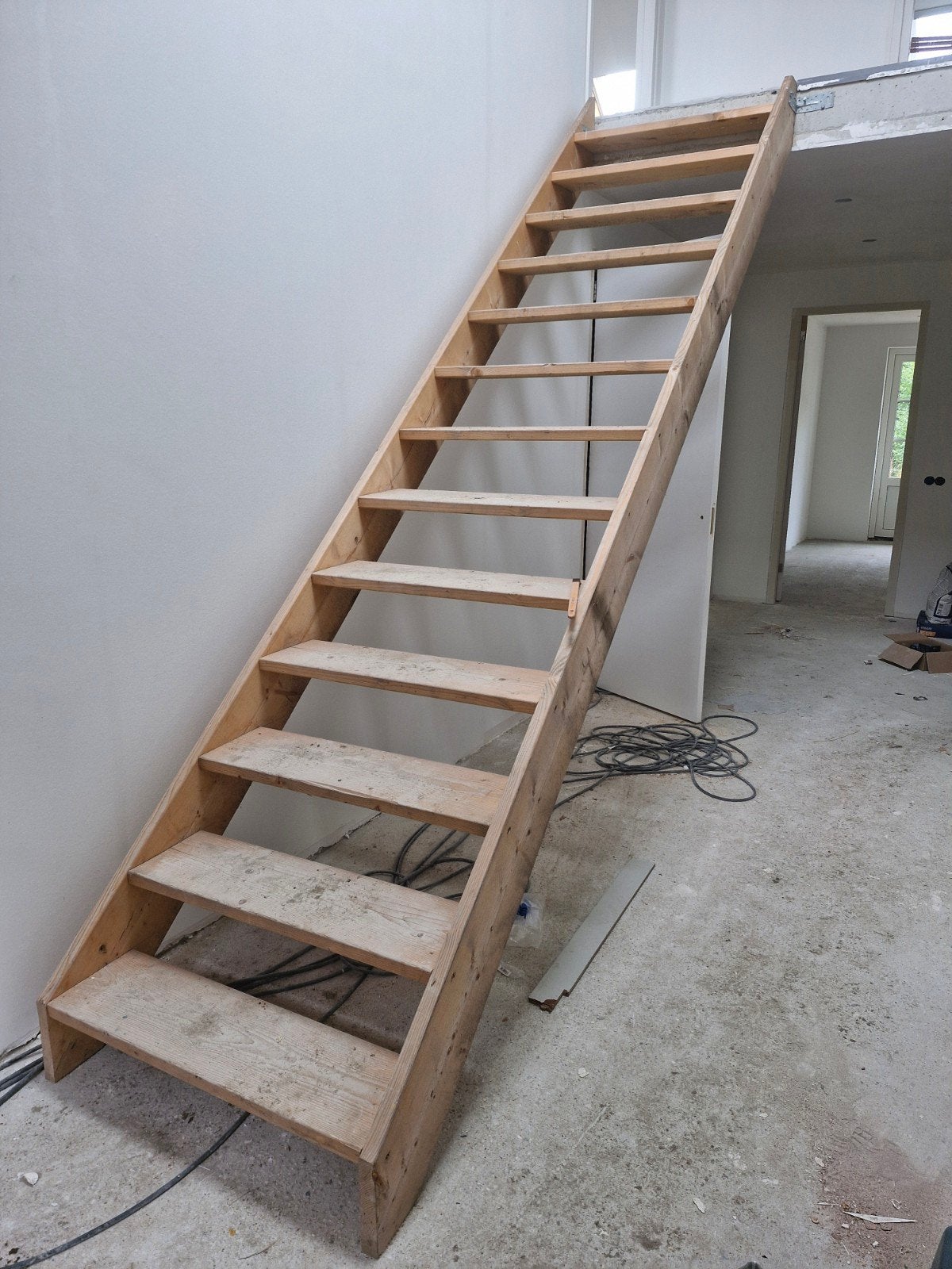 2 st trappen 2900 verd. hoogte, Doe-het-zelf en Verbouw, Ladders en Trappen, Ophalen, Gebruikt, 2 tot 4 meter