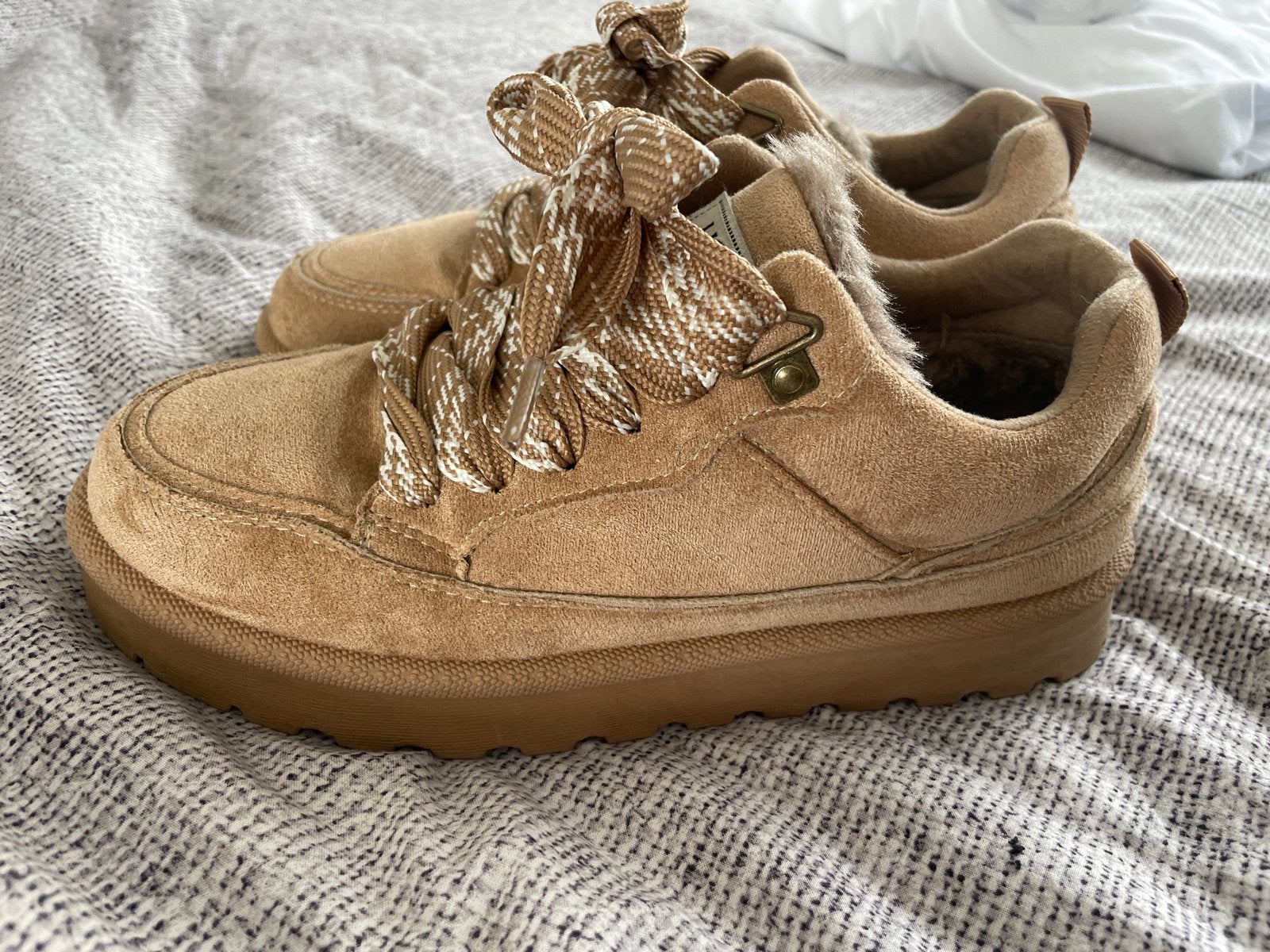UGG Schoenen Maat 38 - Comfortabel en Stijlvol, Ophalen of Verzenden, Gedragen, Bruin, Pantoffels of Sloffen