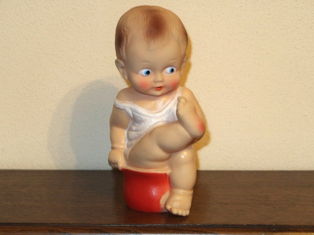 vintage 1960’s PiepFiguur, kindje op het potje, Ledraplastic, Verzenden