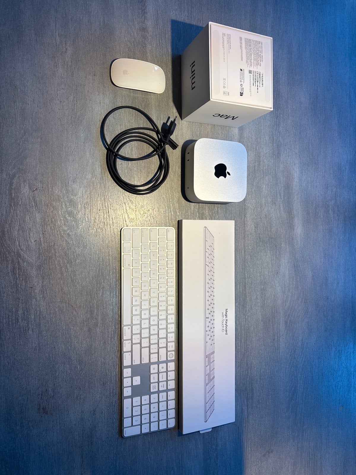 Apple Mac mini M4 16GB RAM 256GB SSD + Magic Keyboard & Mous