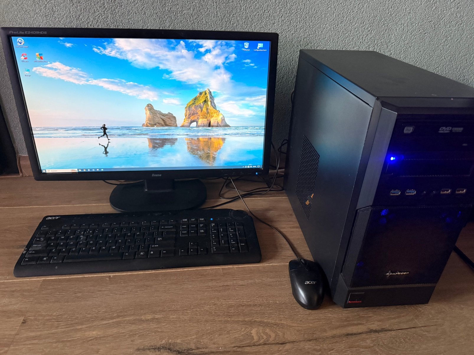 Pc inclusief monitor toetsenbord en muis, Ophalen, Zo goed als nieuw, Onbekend