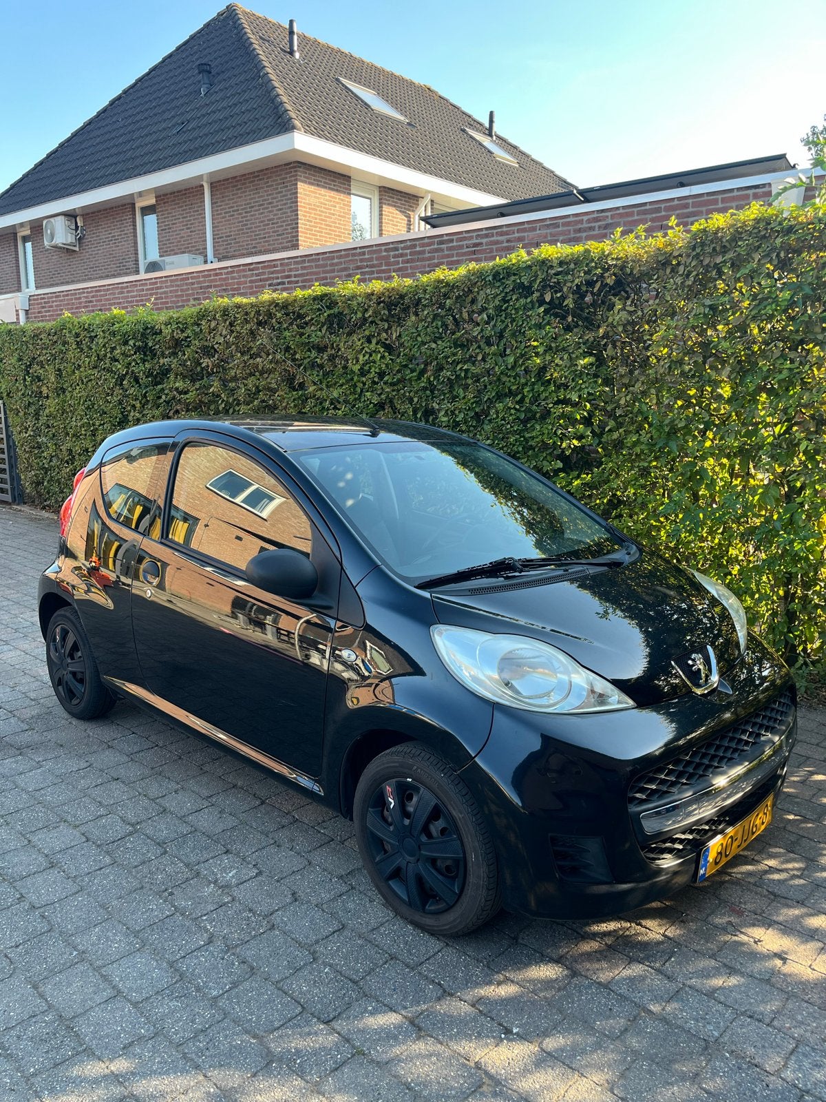 Peugeot 107 1.0 12V 3DR 2009 Zwart, Auto's, Voorwielaandrijving, 4 stoelen, Origineel Nederlands, Handgeschakeld