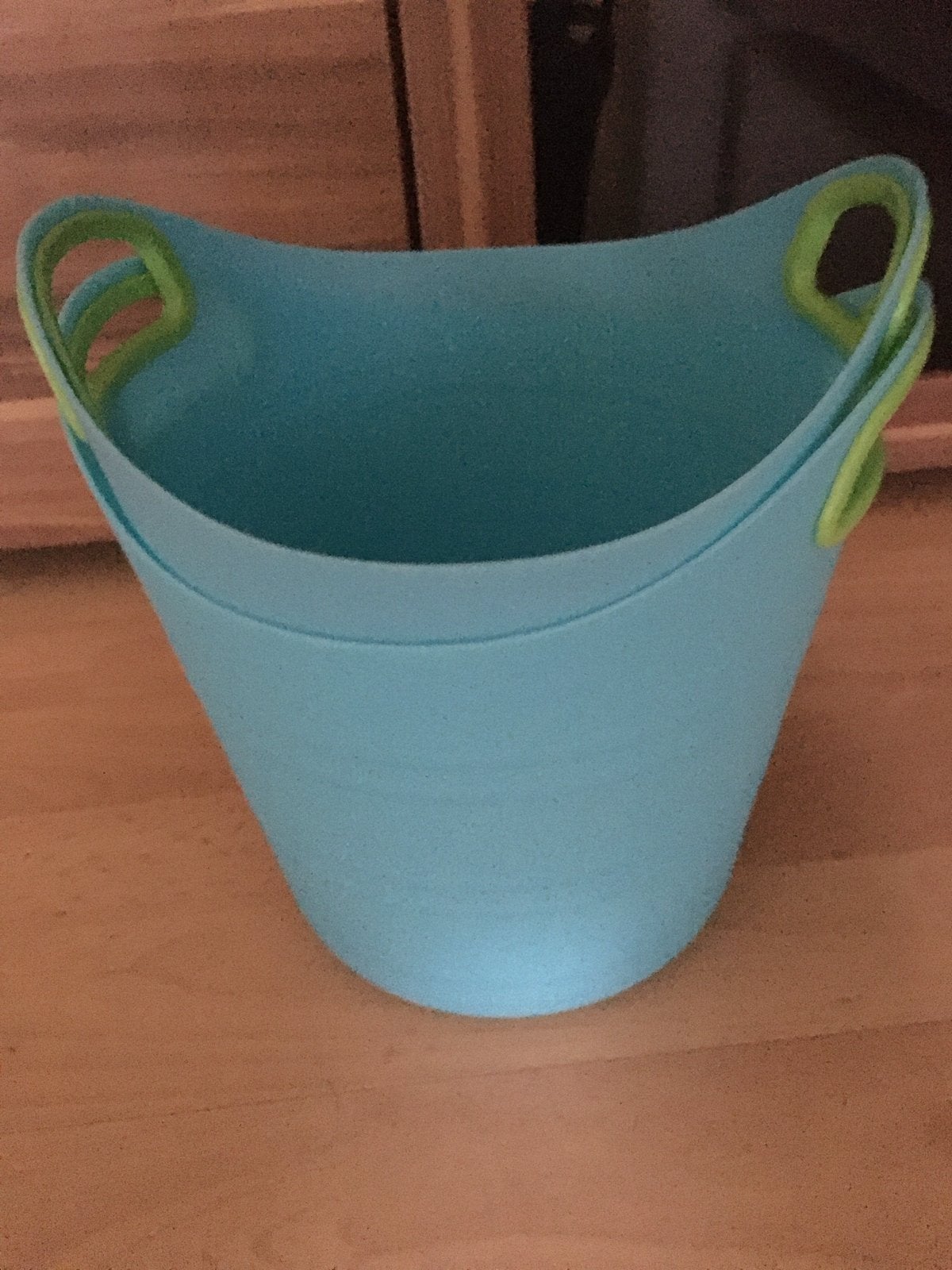 Flexibele opbergmand turquoise met groene handvatten, Ophalen of Verzenden, Zo goed als nieuw, Blauw, Kunststof