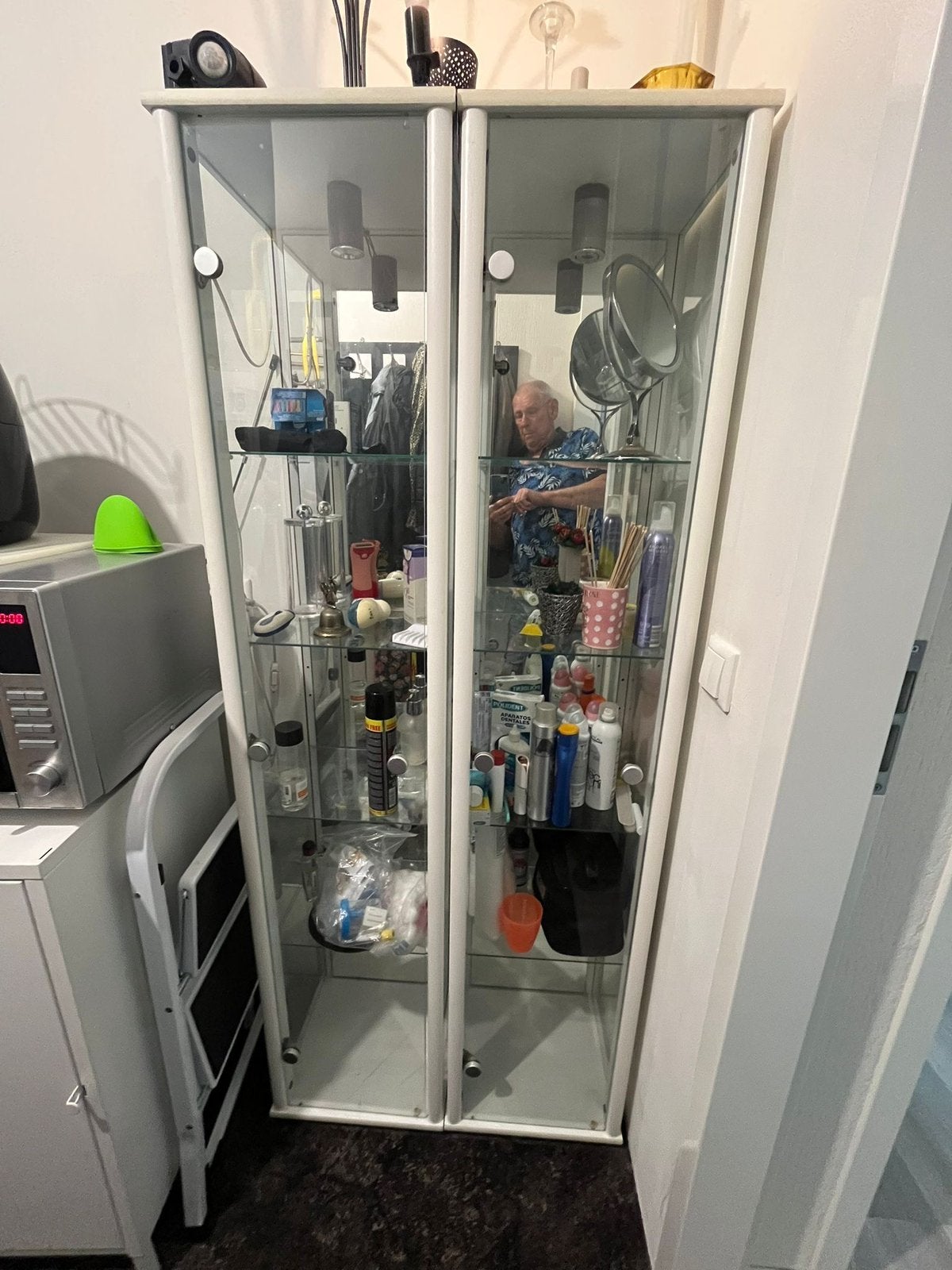 Gratis vitrinekasten, Ophalen, Minder dan 50 cm, Zo goed als nieuw, 150 tot 200 cm