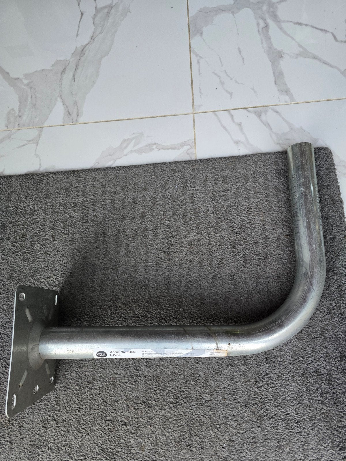 Muurbeugel voor schotelantenne of antenne 50mm, Ophalen, Overige merken