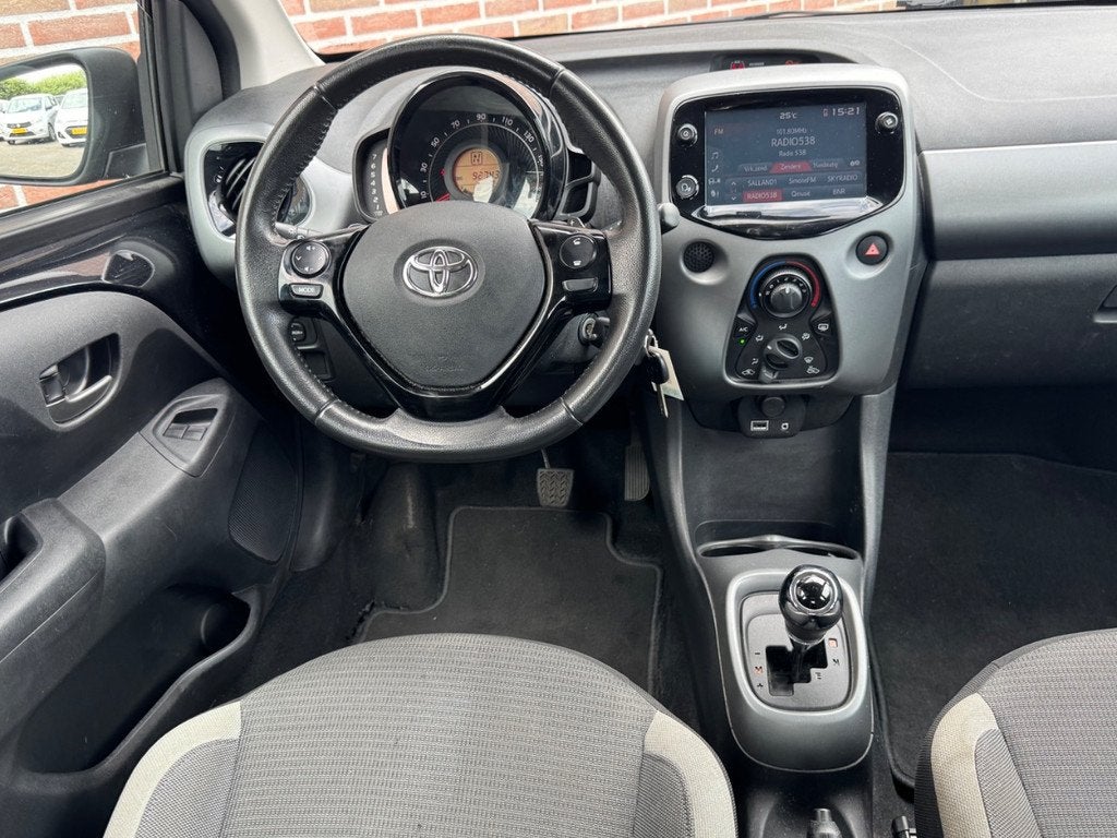 Toyota Aygo 1.0 VVT-i Automaat | X-Play 5-Drs | Airco | Came, Auto's, Automaat, Gebruikt, Euro 6, 4 stoelen