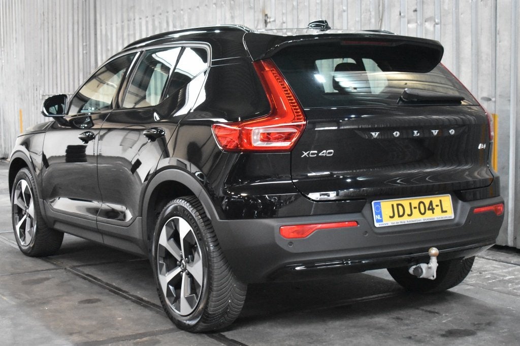 Volvo XC40 B4 197PK Plus Dark | Trekhaak | Allseason Banden, Gebruikt, 24 maanden, Zwart, Origineel Nederlands