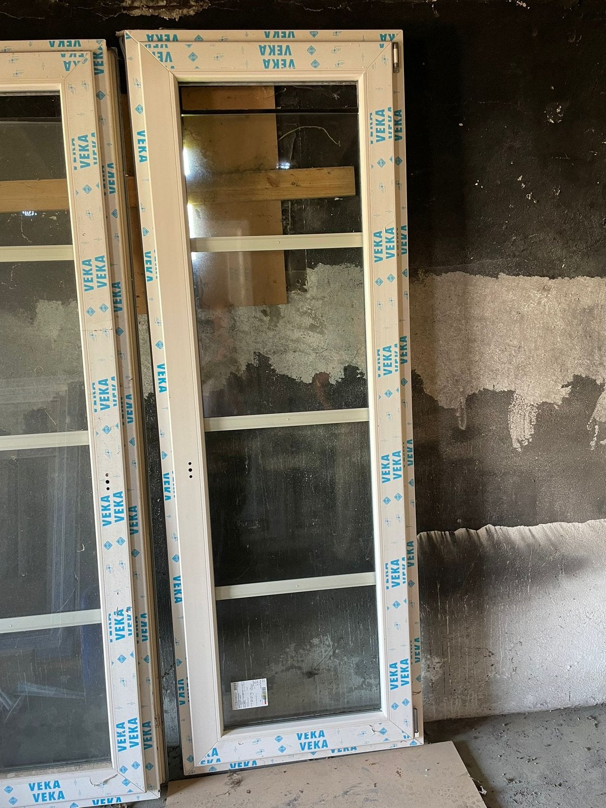 2x Nieuw Veka kunststof kozijn met draai/kiepraam, Kunststof, Raamkozijn, Nieuw, Inclusief glas